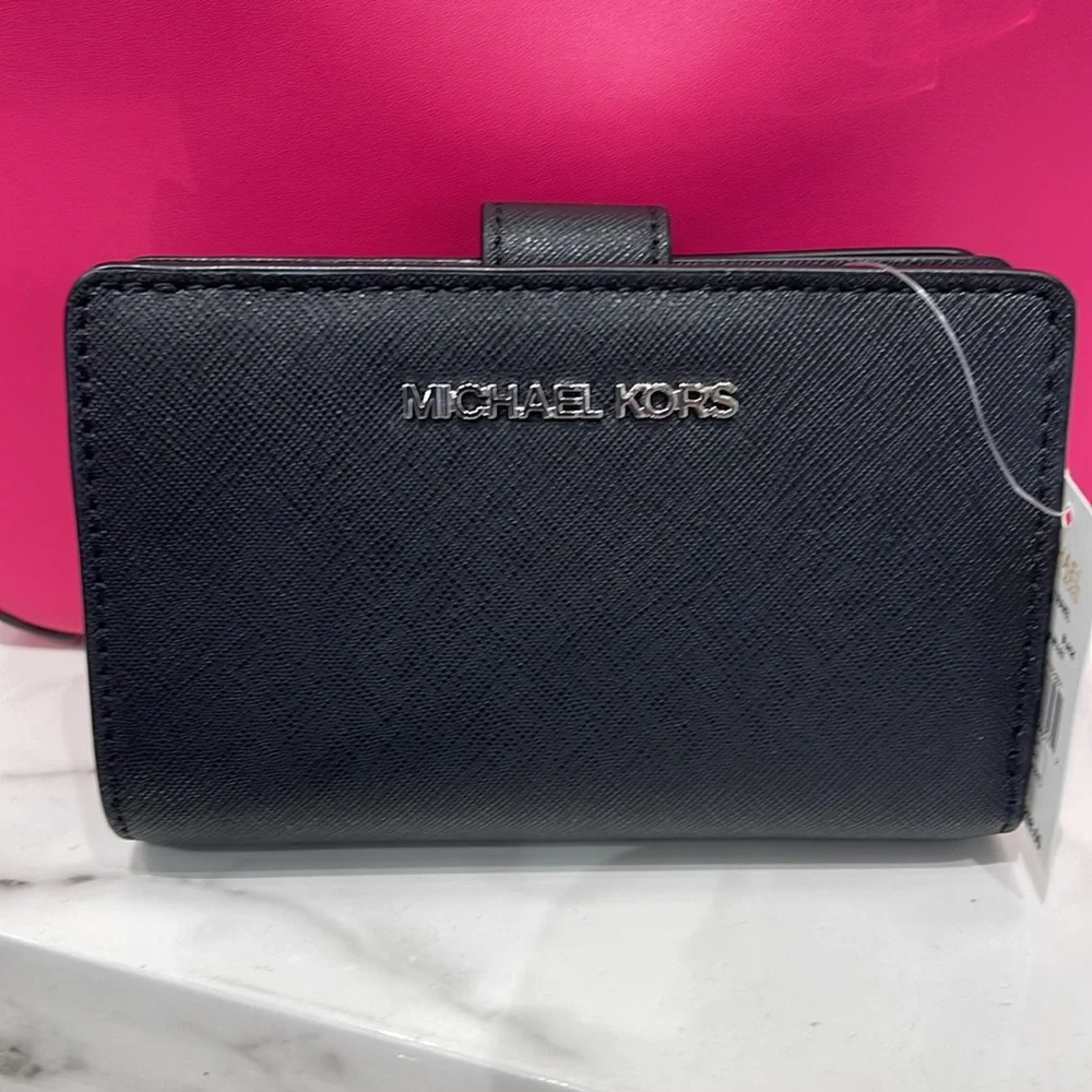Michael Medium Crossgrain Leather Bifold Wallet Black  NWT